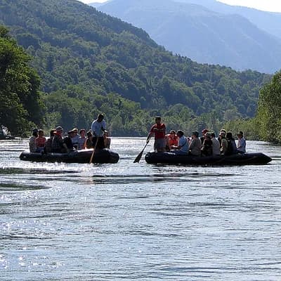 Kampovanje pored vode
